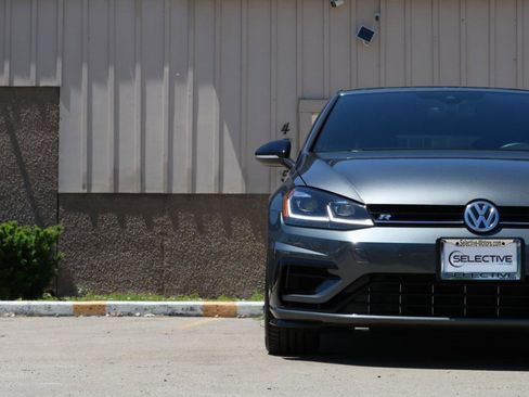 Used 2019 Volkswagen Golf 4-Door AWD/4WD image 3