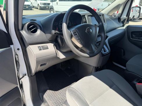 Used 2020 Nissan NV200 S FWD image 25