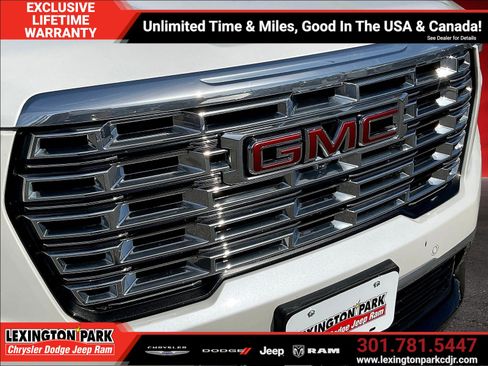 Used 2024 GMC Acadia Denali w/ Super Cruise Package FWD image 32