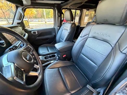 Used 2023 Jeep Wrangler Unlimited Sahara w/ Cold Weather Group image 13