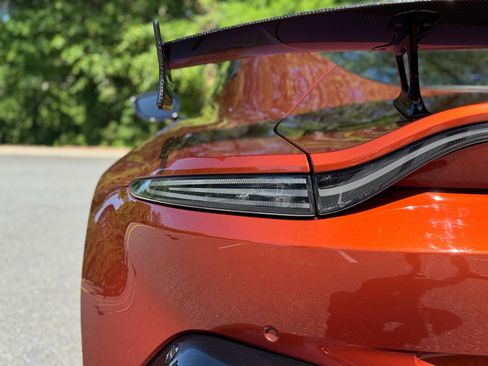 Used 2020 Aston Martin V8 Vantage Coupe RWD image 25