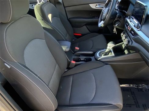 Used 2023 Kia Forte LXS w/ LXS Technology Package image 18