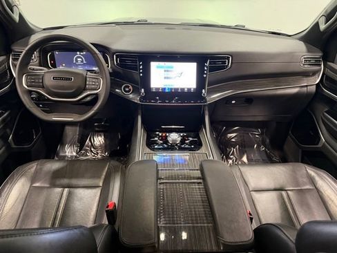 Used 2022 Jeep Wagoneer Series III w/ Premium Group I AWD/4WD image 38