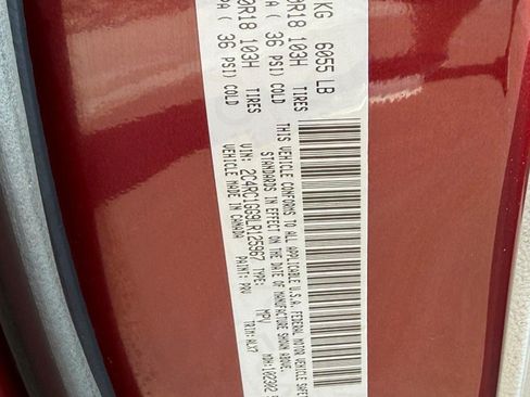 Used 2020 Chrysler Pacifica Limited FWD image 29