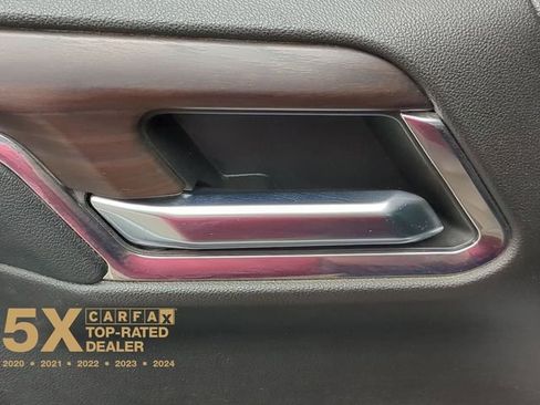 Used 2024 GMC Sierra 1500 SLT image 34