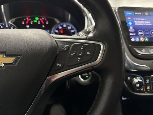 Used 2023 Chevrolet Equinox Premier image 13