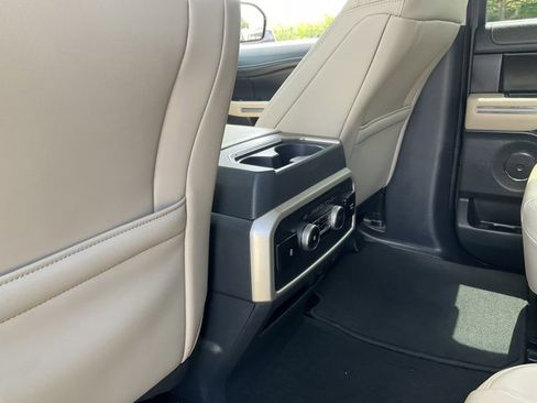 Certified 2024 Ford Expedition XLT image 11