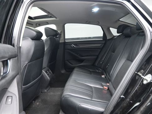 Used 2018 Honda Accord Touring image 21