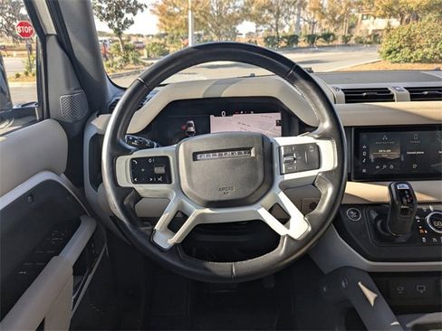 Used 2023 Land Rover Defender 110 SE image 13