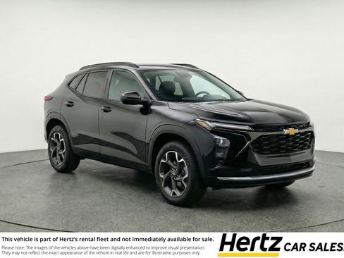 Used 2025 Chevrolet Trax LT FWD image 1
