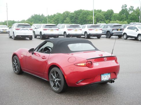 Used 2016 MAZDA MX-5 Miata Club RWD image 5