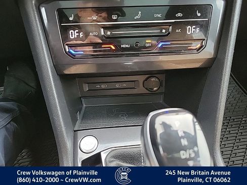 Certified 2022 Volkswagen Tiguan SE R-Line image 8