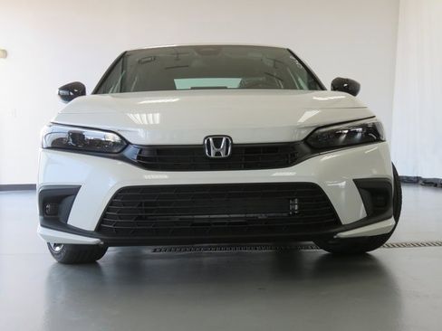 Used 2023 Honda Civic Sport image 2