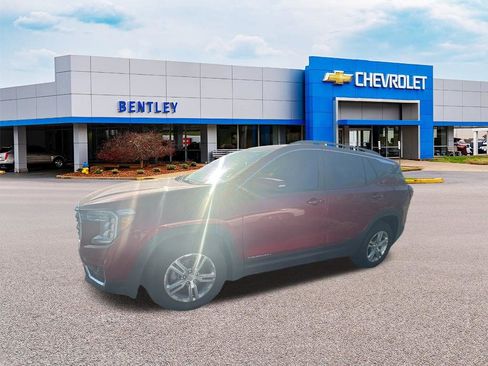 Used 2024 GMC Terrain SLE w/ Driver Convenience Package image 3