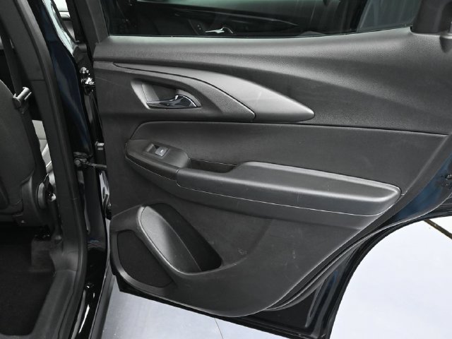Used 2025 Chevrolet TrailBlazer LT AWD/4WD image 30