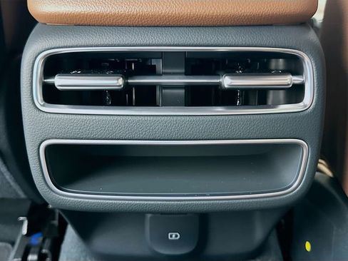 New 2026 Genesis GV70 2.5T Advanced image 18