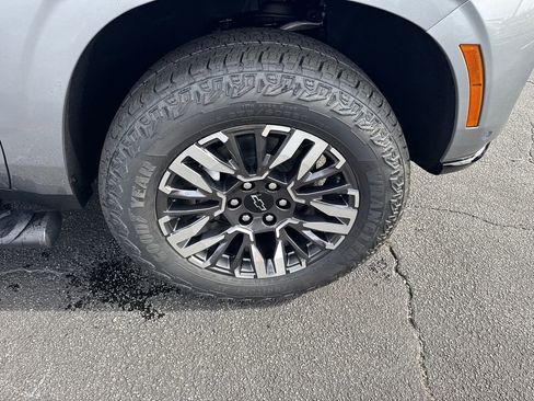 New 2026 Chevrolet Suburban Z71 w/ Comfort Package image 13