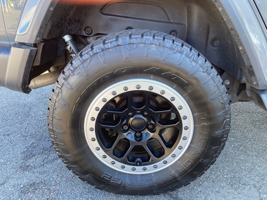 Used 2018 Jeep Wrangler Unlimited Sahara AWD/4WD image 35