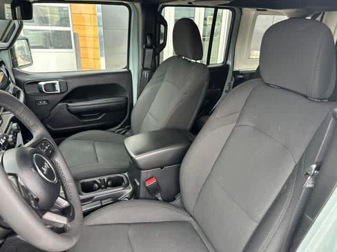 Used 2023 Jeep Wrangler Unlimited Sport AWD/4WD image 5