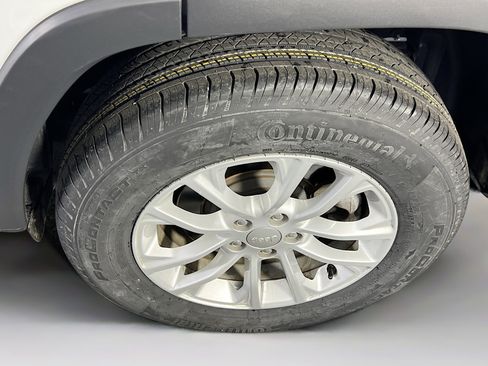 Used 2022 Jeep Cherokee Latitude Lux AWD/4WD image 29