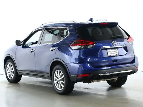 Used 2020 Nissan Rogue SV image 40