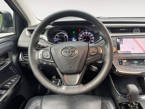 Used 2013 Toyota Avalon Limited FWD image 12