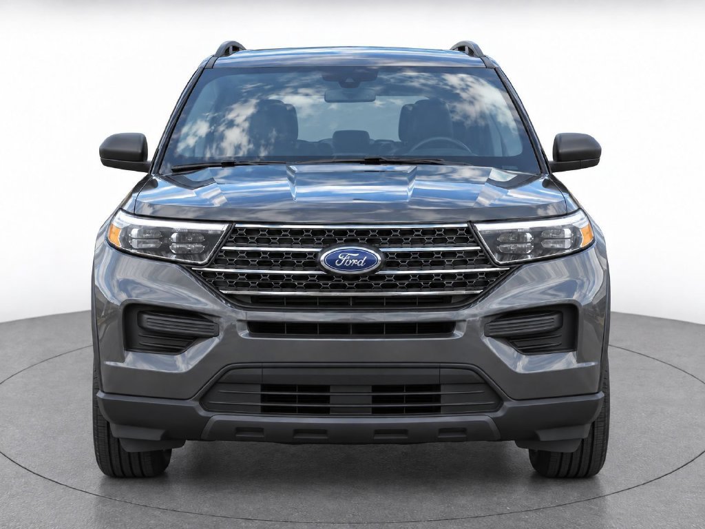 Used 2020 Ford Explorer XLT w/ Class III Trailer Tow Package AWD/4WD image 2