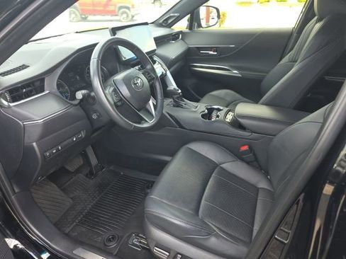 Used 2021 Toyota Venza XLE w/ Softex Package image 7