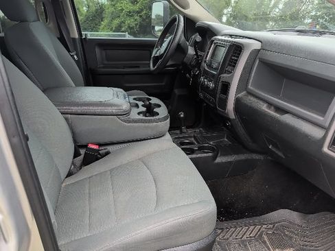 Used 2016 RAM 2500 Tradesman w/ Chrome Appearance Group AWD/4WD image 6