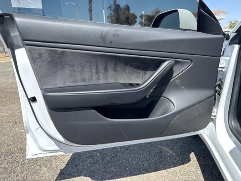 Used 2018 Tesla Model 3 Long Range RWD image 16
