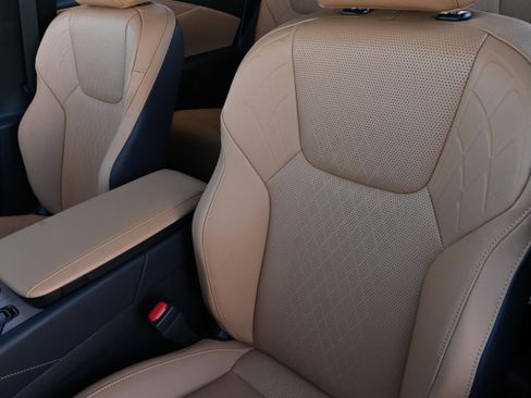 Used 2026 Lexus RX 350 Premium Plus w/ Accessory Package (Z1) image 8