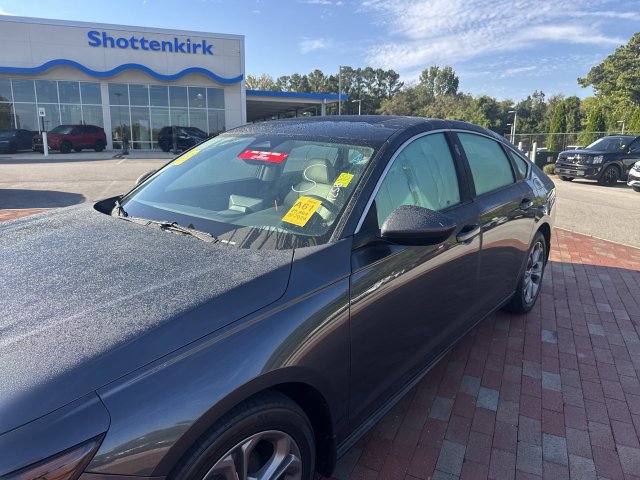 Certified 2024 Honda Accord EX image 4