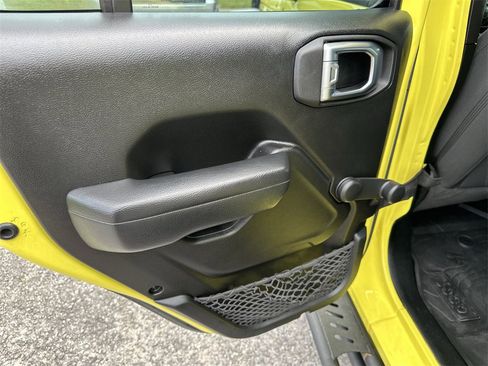 Used 2023 Jeep Wrangler Sport image 29