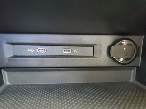 Certified 2025 Volkswagen Taos S image 21