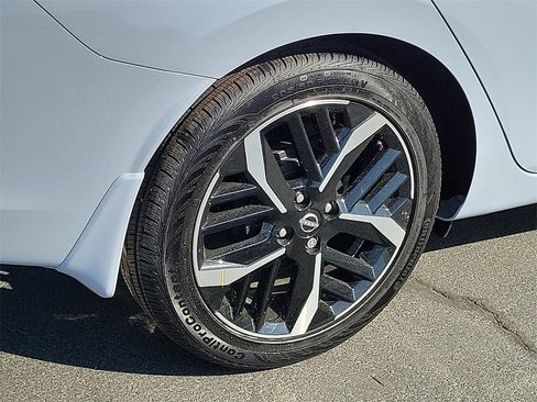 New 2025 Nissan Versa SR w/ Trunk Package image 3