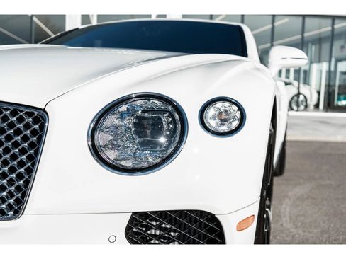 Used 2023 Bentley Continental GT V8 image 21