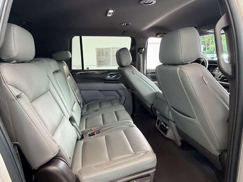 Used 2023 GMC Yukon XL SLE w/ Gmc Pro Safety Plus Package RWD image 16