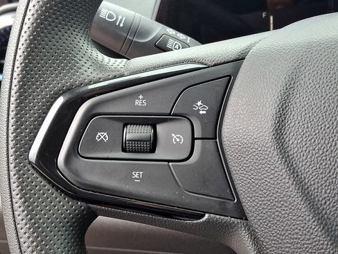 Used 2025 Chevrolet Trax LT image 19