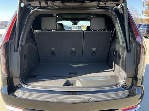 Used 2021 Cadillac Escalade Premium Luxury w/ Performance Package image 12