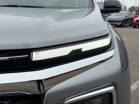 Used 2024 Chevrolet Traverse LT image 9