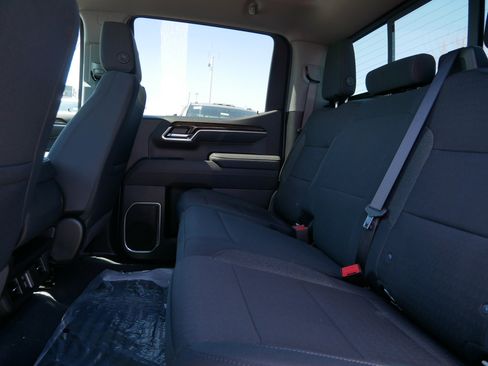 New 2026 GMC Sierra 1500 SLE w/ Preferred Package image 5