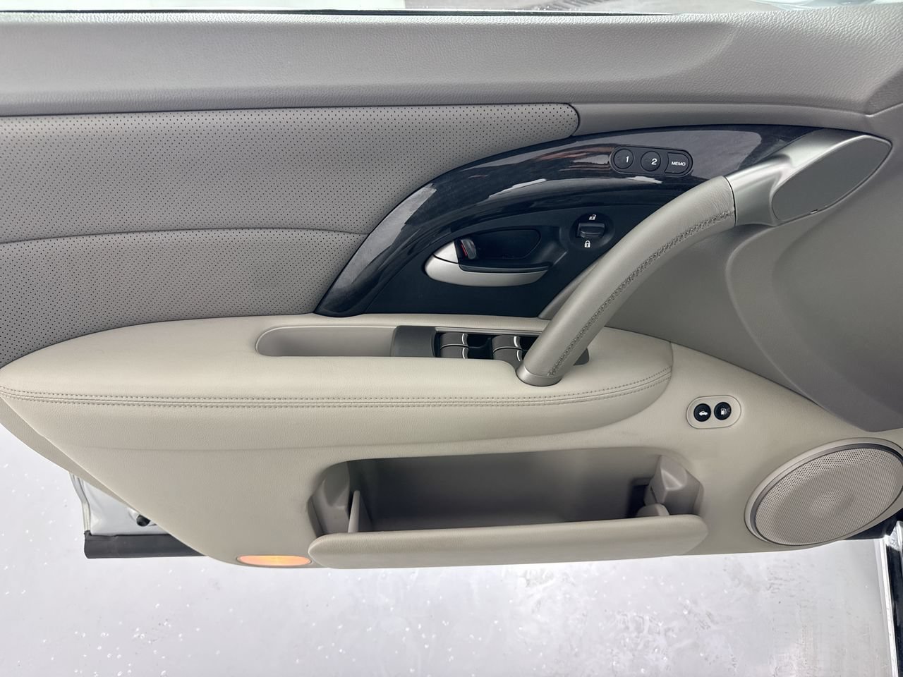 Used 2010 Acura RL w/ Technology Package AWD/4WD image 17