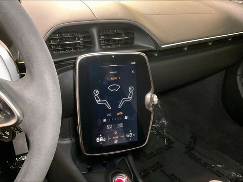 Used 2023 McLaren Artura image 11