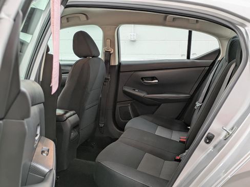 Used 2023 Nissan Sentra SV image 9