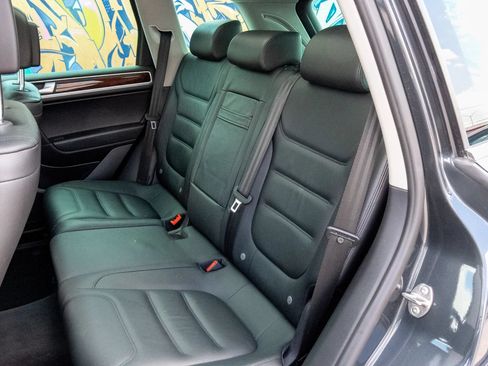 Used 2014 Volkswagen Touareg VR6 AWD/4WD image 35