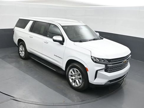 Used 2023 Chevrolet Suburban Premier RWD image 28
