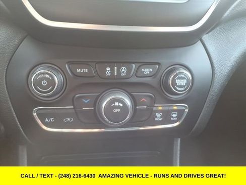 Used 2019 Jeep Cherokee Latitude Plus image 20