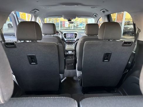 Certified 2023 GMC Acadia SLE FWD image 28