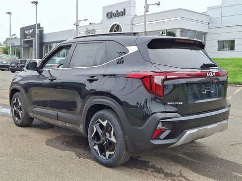 New 2025 Kia Seltos EX image 3