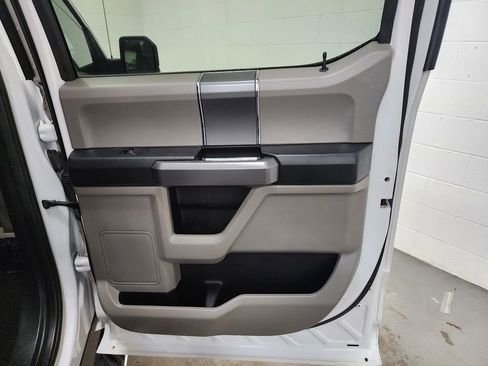 Used 2019 Ford F150 XLT w/ Equipment Group 302A Luxury AWD/4WD image 27